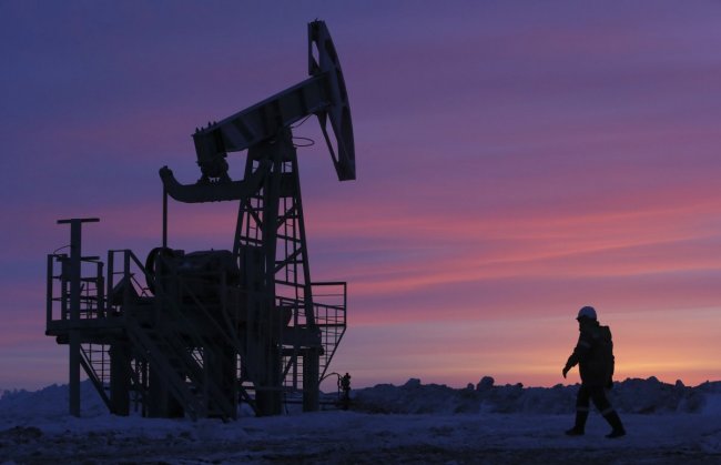 Спрос на нефть неуклонно падает