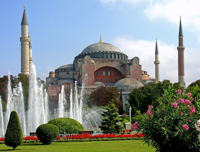 Айя-София - главная достопримечательность Турции