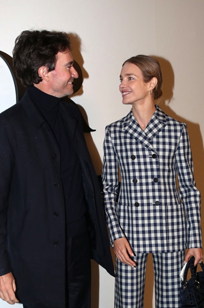 Неделя моды в Париже: Наталья Водянова с мужем Антуаном Арно, Мэйси Уильямс, Людивин Санье на показе Dior