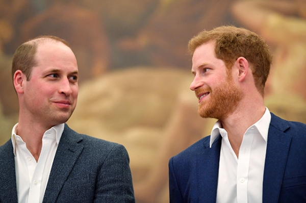 Принцы Уильям и Гарри превратили в "настоящий кошмар" фотосессию в честь 70-летия своего отца принца Чарльза