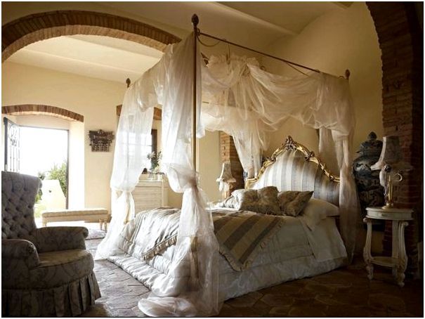 Фото 1 - Кровать с балдахином Volpi Venere, выполненная в старинном стиле