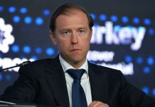 Мантуров заявил, что обязательно будет прививаться от коронавируса