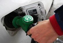 Названы регионы России с самым доступным бензином