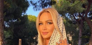 Лопырева порадовала фанатов стройной фигурой в бикини