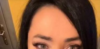 Лолита похвалилась фигурой в эффектном комбинезоне