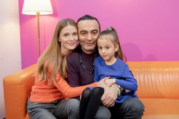 Джаник Файзиев рассказал о самоизоляции с женой Светланой Ивановой и детьми: "Я не знал, как живет мой дом"