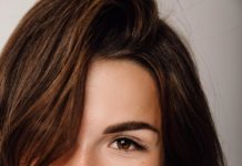 Надин Серовски поделилась правилами того, как все успеть, когда ты мама в 2020 году