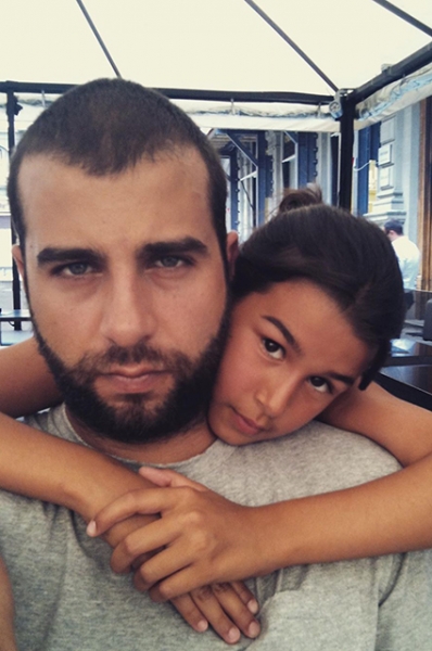 Дочь Ивана Урганта рассказала о бойфренде, расизме и отношениях с родителями