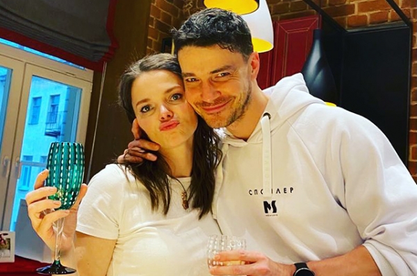 Елизавета Боярская опубликовала новое фото с мужем Максимом Матвеевым в честь двухлетия их сына Гриши