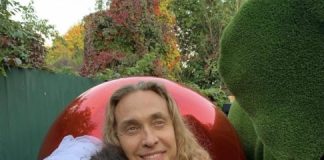 В Сети обсудили жалующихся на безденежье Королеву и Тарзана