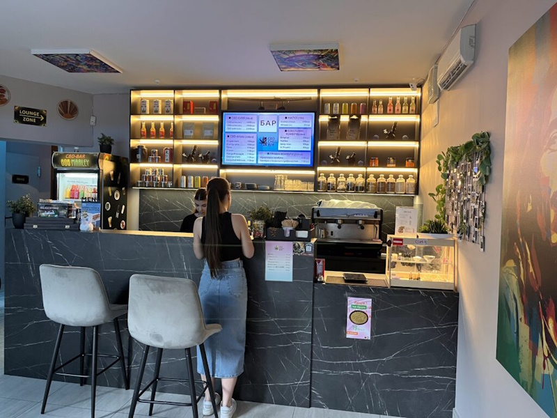 Сучасна культура напоїв: чому люди повертаються у простори, де є атмосфера Сучасна культура напоїв: чому люди повертаються у простори, де є атмосфера