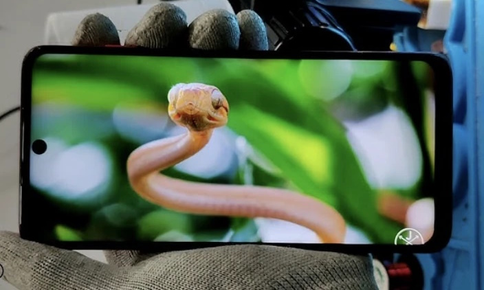 Дисплей Motorola Moto G84 5G: чому оригінал з рамкою — найкращий вибір Дисплей Motorola Moto G84 5G: чому оригінал з рамкою — найкращий вибір