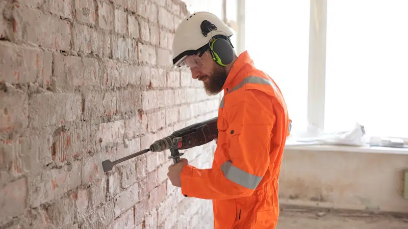 Капремонт без конца и края: как заставить строителей отвечать за брак? Капремонт без конца и края: как заставить строителей отвечать за брак?