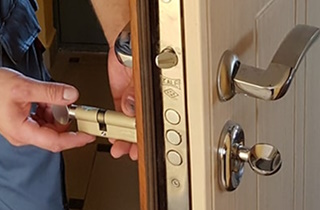 дверной замок